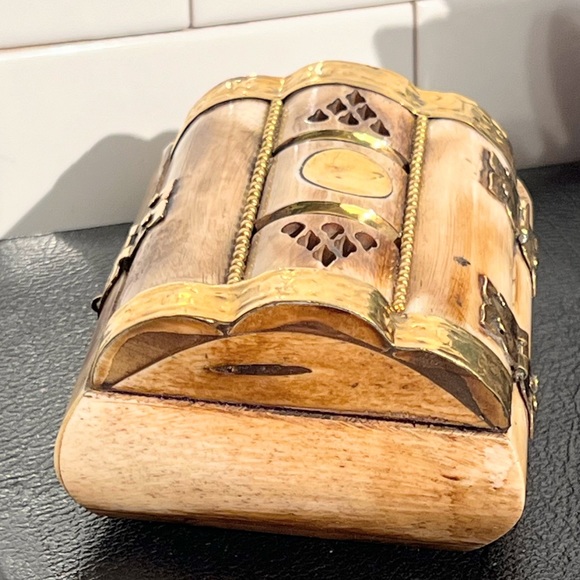 Vintage Camel Bone Brass Trinket Box India Jewelry Box Velvet Interior - Picture 3 of 7
